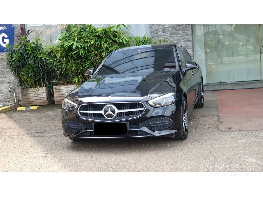 2024 Mercedes-Benz C200 Avantgarde Line Sedan