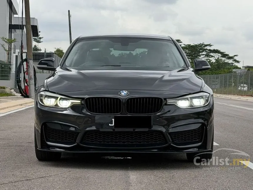 2016 BMW 318i Luxury Sedan
