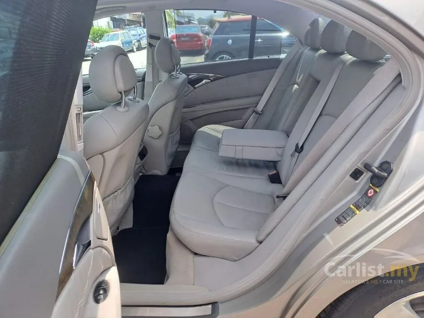 2002 Mercedes-Benz E240 Avantgarde Sedan