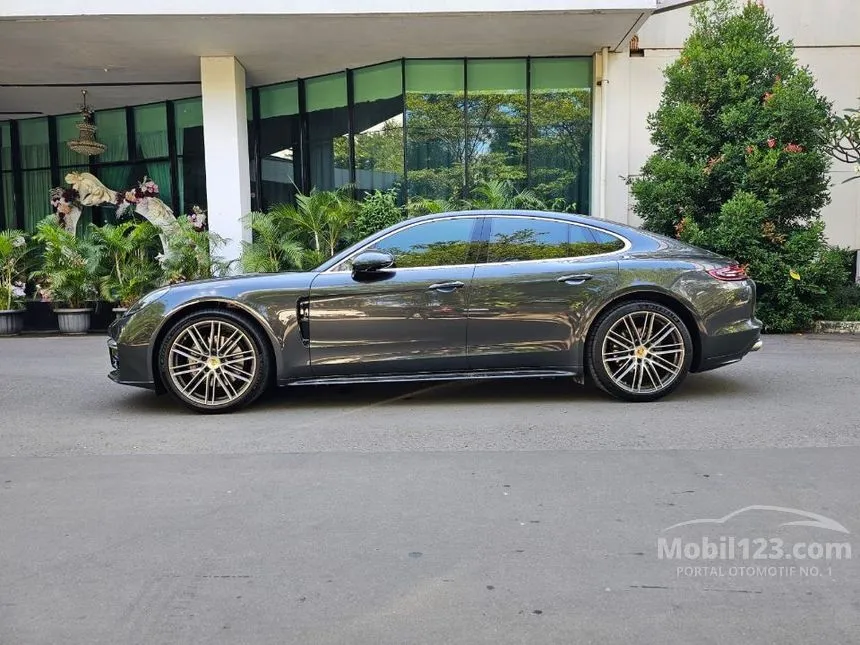 2017 Porsche Panamera 4S Hatchback