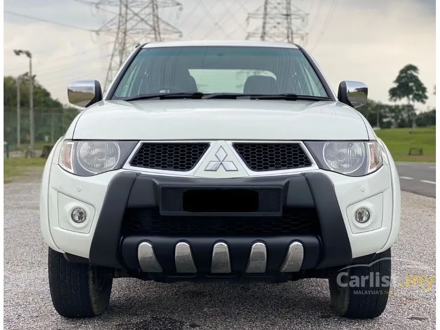 2011 Mitsubishi Triton Pickup Truck