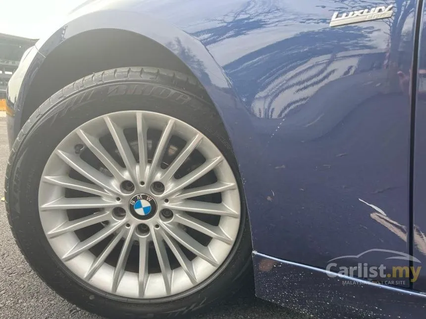 2018 BMW 318i Luxury Sedan