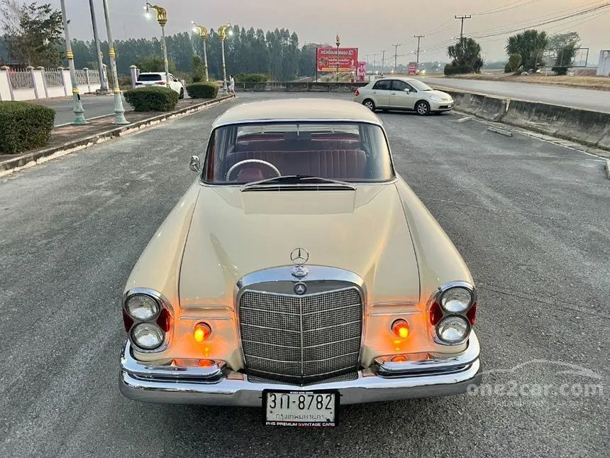 1968 Mercedes-Benz 230S Classic Sedan