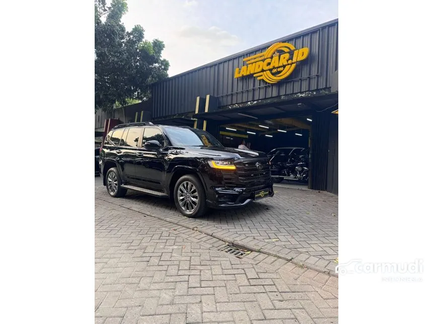 2021 Toyota Land Cruiser VX-R 70th Anniversary SUV