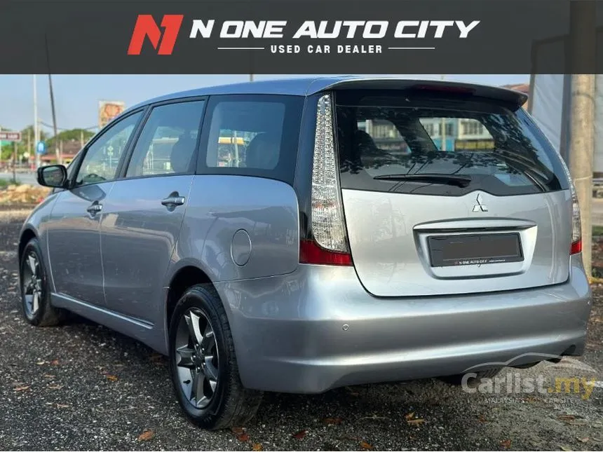 2008 Mitsubishi Grandis MPV