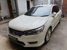 Honda Accord 2.4 VTi-L AT th 2013 DP 25jt PUTIH