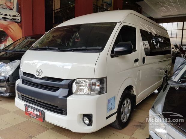 harga toyota hiace commuter 2020
