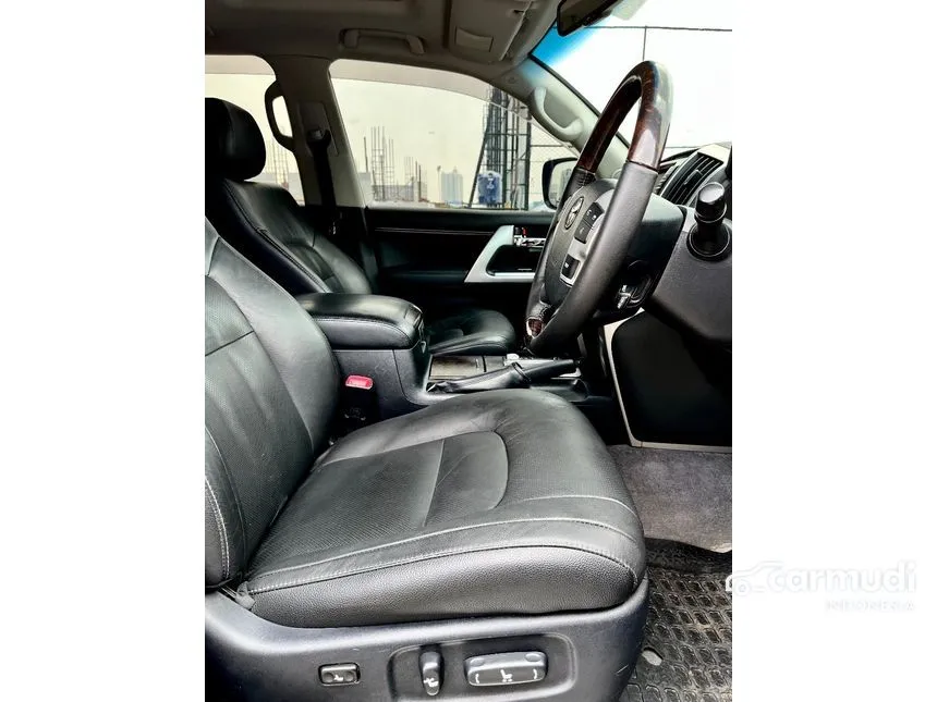 2012 Toyota Land Cruiser 200 Full spec SUV