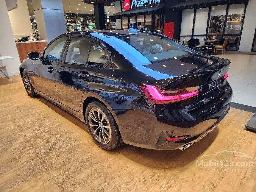 Jual Mobil BMW 320i 2022 Dynamic 2.0 di DKI Jakarta Automatic Sedan ...
