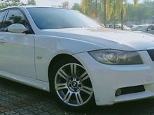 2006 BMW 320i 2.0 Base Spec Sedan