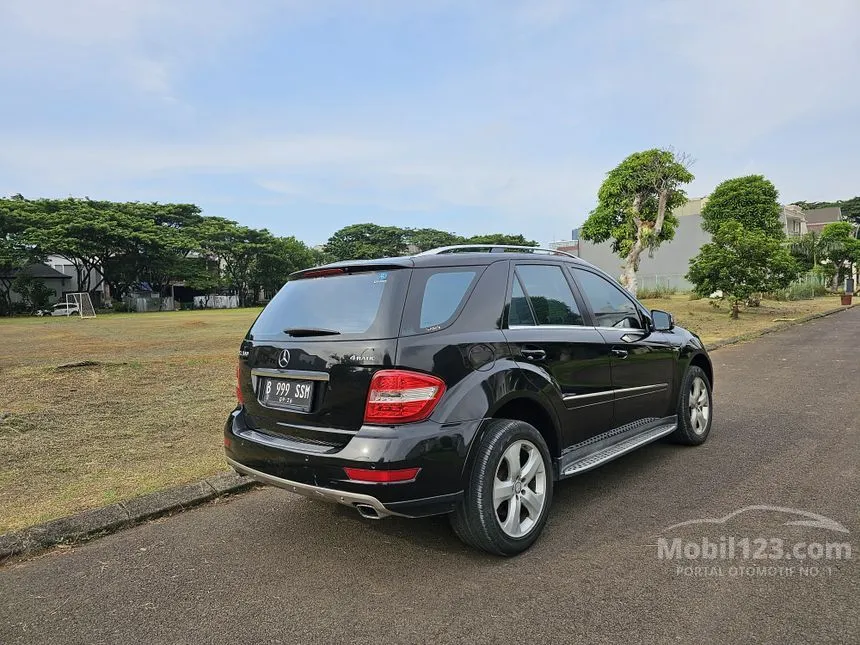 2011 Mercedes-Benz ML300 SUV