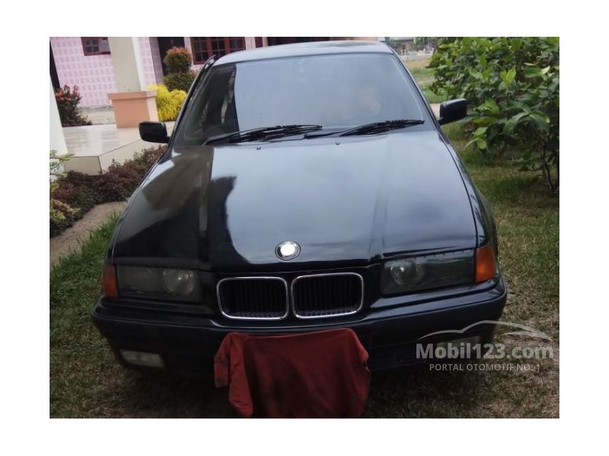 1996 BMW 320i E36 2.0 Sedan