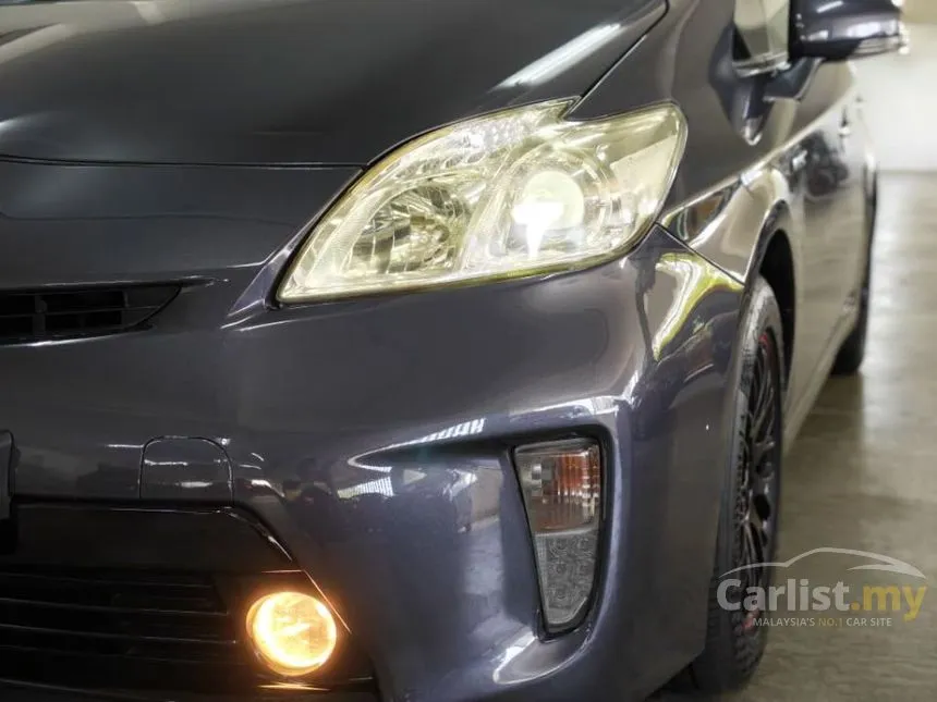 2012 Toyota Prius Luxury Hatchback