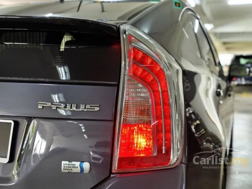 2012 Toyota Prius Luxury Hatchback