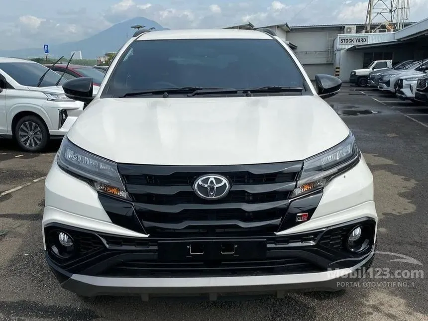 Jual Mobil Toyota Rush 2025 GR Sport 1.5 di Jawa Barat Automatic SUV Putih Rp 234.800.000