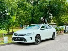 ON THE ROAD 2012 Toyota Camry 2.5 V Sedan