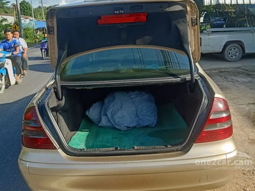 2006 Mercedes-Benz E220 CDI Elegance Sedan