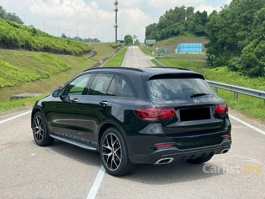 2021 Mercedes-Benz GLC300 4MATIC AMG Line SUV