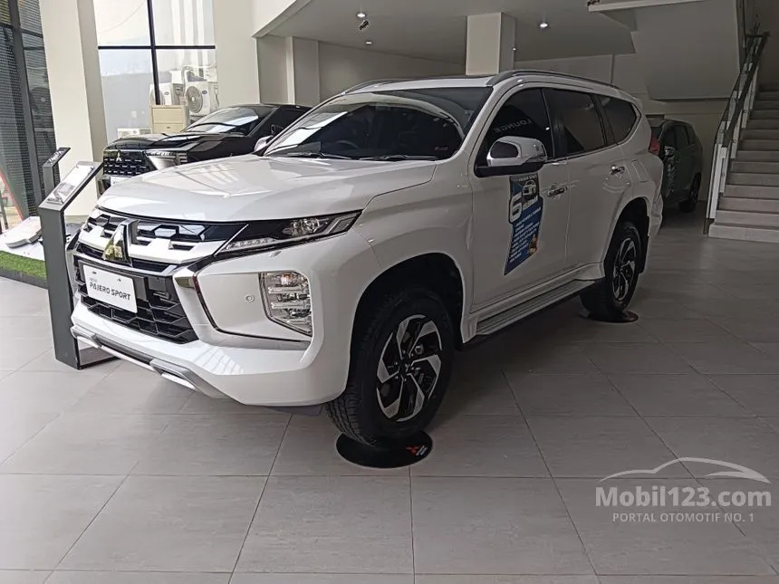 Jual Mobil Mitsubishi Pajero Sport 2025 Dakar 4X2 2.4 di Banten Automatic SUV Putih Rp 630.000.000