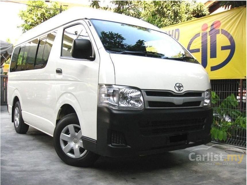 toyota hiace 12 seater van