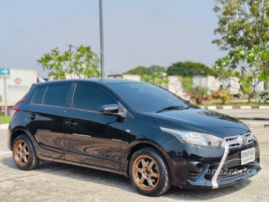 2016 Toyota YARIS E Hatchback