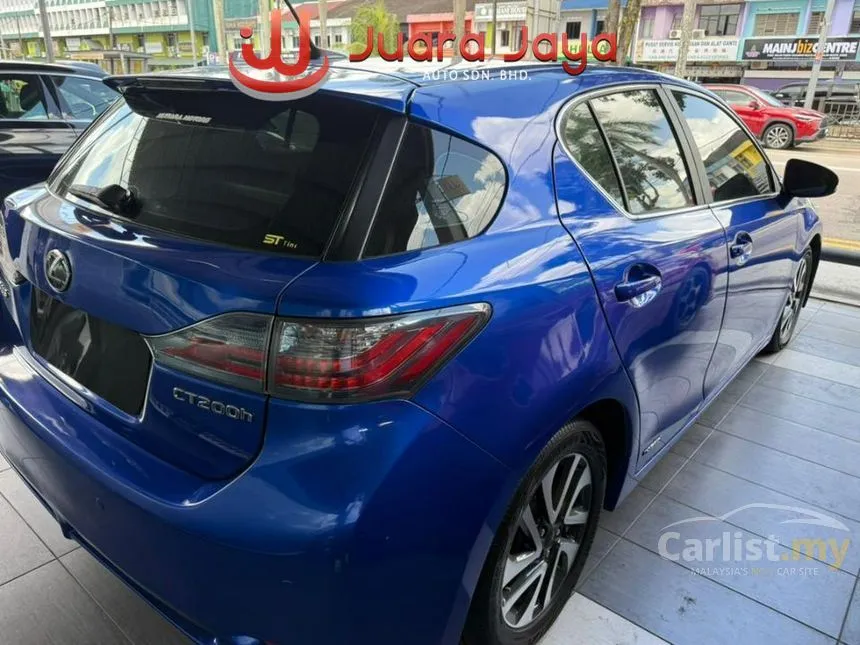 2011 Lexus CT 200h Hatchback