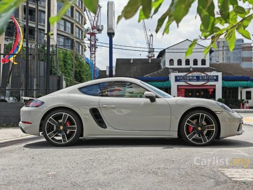 2022 Porsche 718 Cayman Coupe