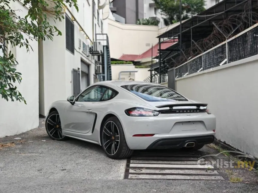 2022 Porsche 718 Cayman Coupe