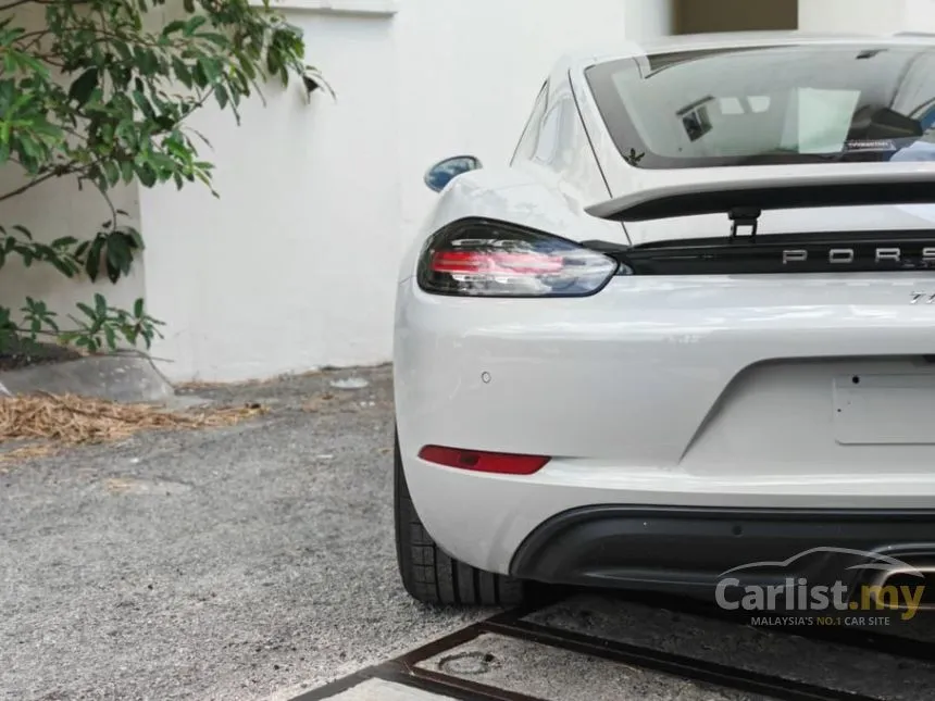 2022 Porsche 718 Cayman Coupe