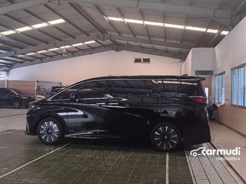 2024 Toyota Alphard HEV (Non Premium Color) MPV