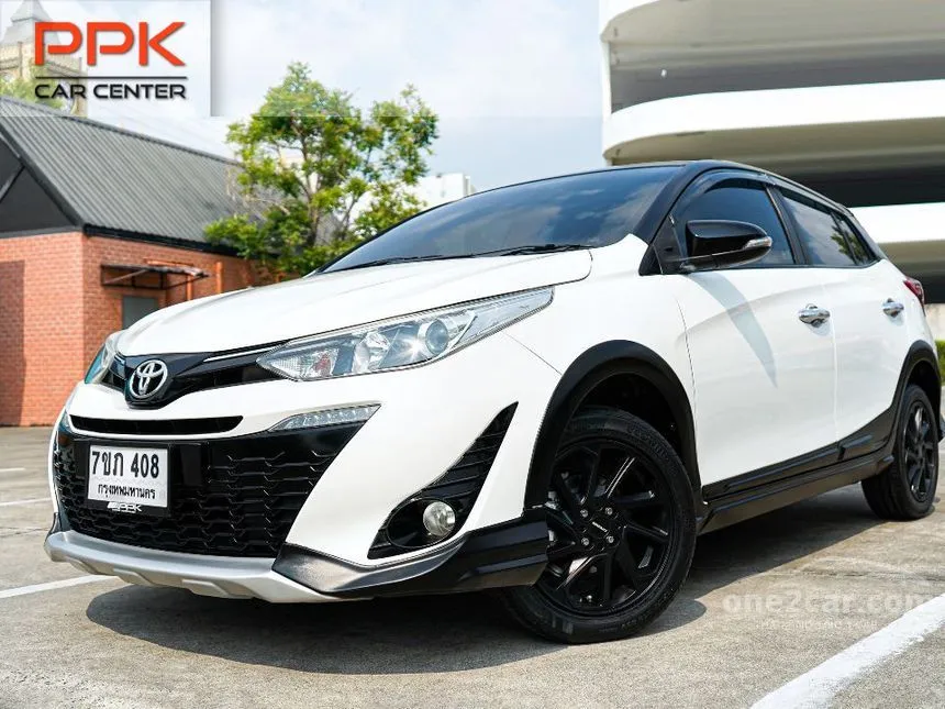 2020 Toyota YARIS High Cross Hatchback