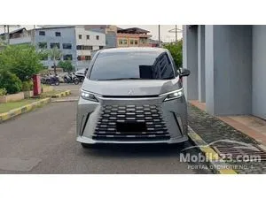 2025 Lexus LM 350h 2.5 4 Seater MPV
