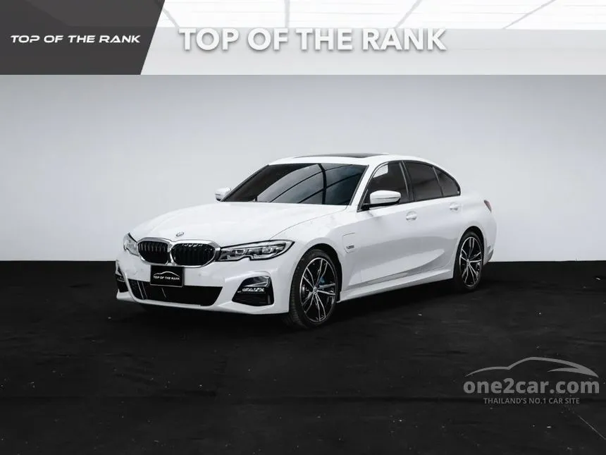 2023 BMW 330e M Sport Sedan