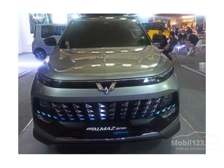 2024 Wuling Almaz RS Hybrid Wagon