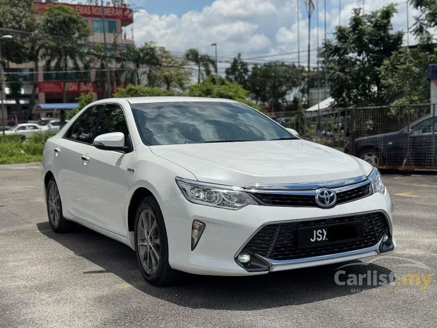 2018 Toyota Camry Hybrid Premium Sedan