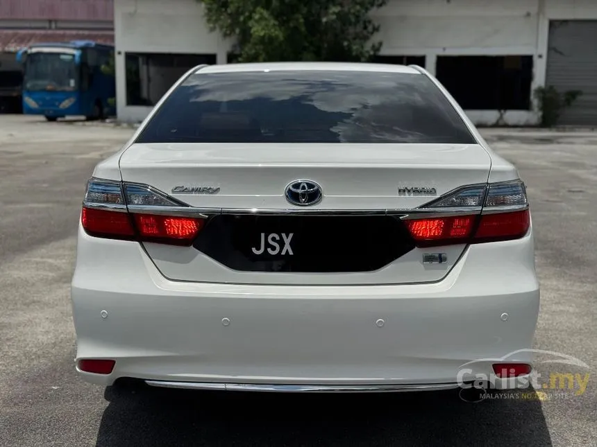 2018 Toyota Camry Hybrid Premium Sedan