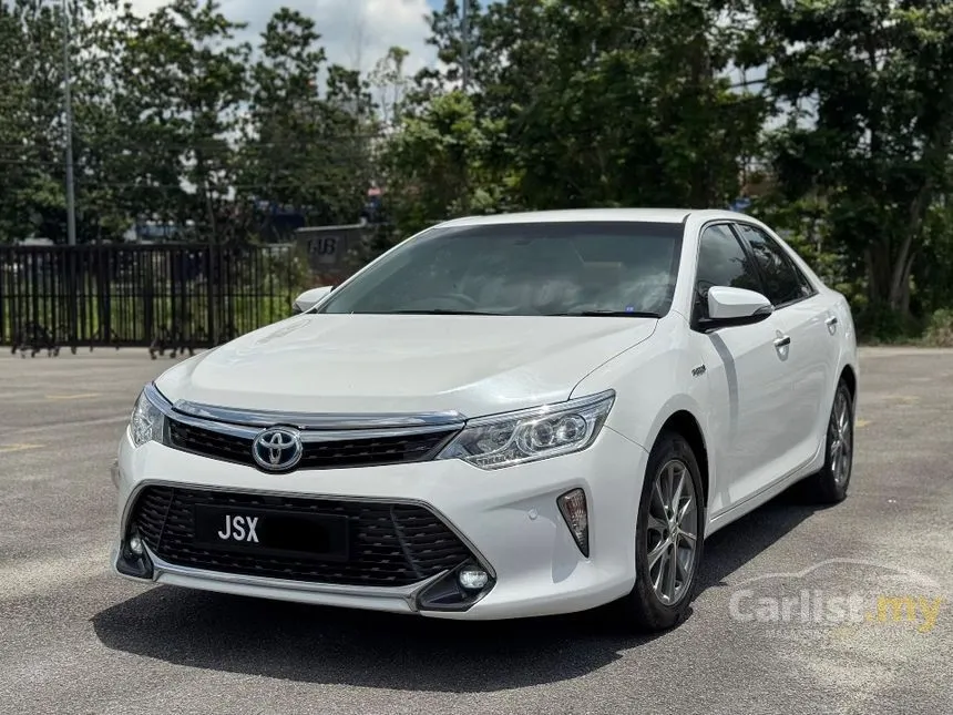 2018 Toyota Camry Hybrid Premium Sedan