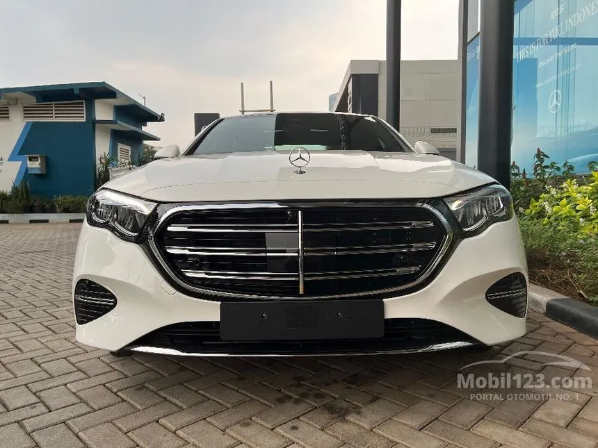 2025 Mercedes-Benz E200 Exclusive Line Sedan