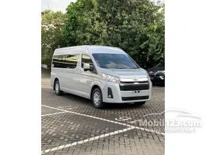 2025 Toyota Hiace 2.8 Premio Van