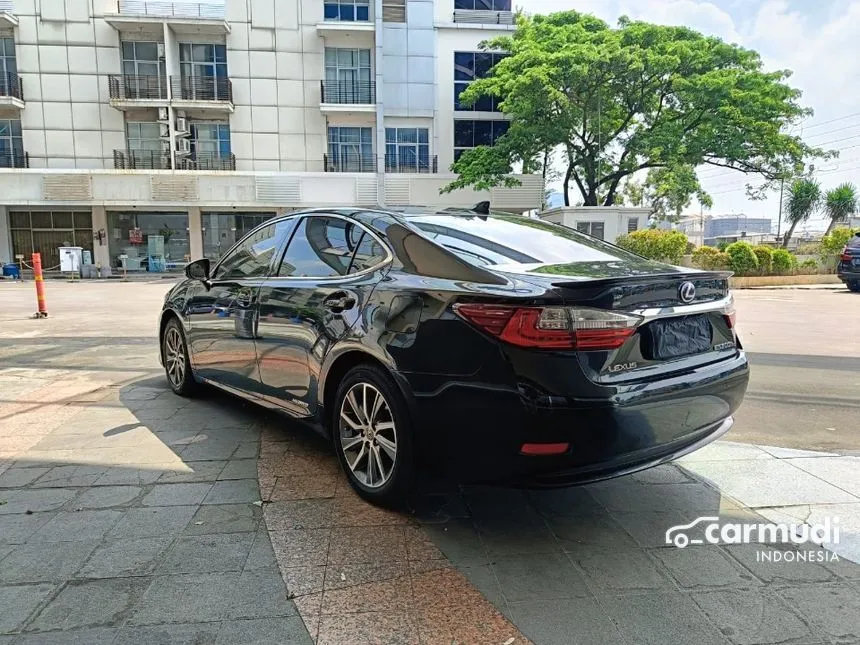 2015 Lexus ES300h ES300h Sedan