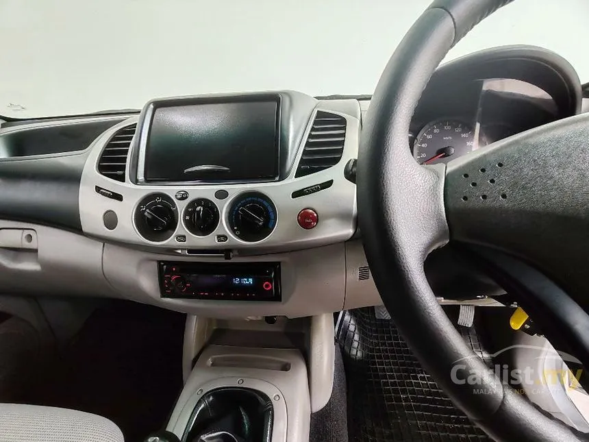2013 Mitsubishi Triton Lite Dual Cab 4X2 Pickup