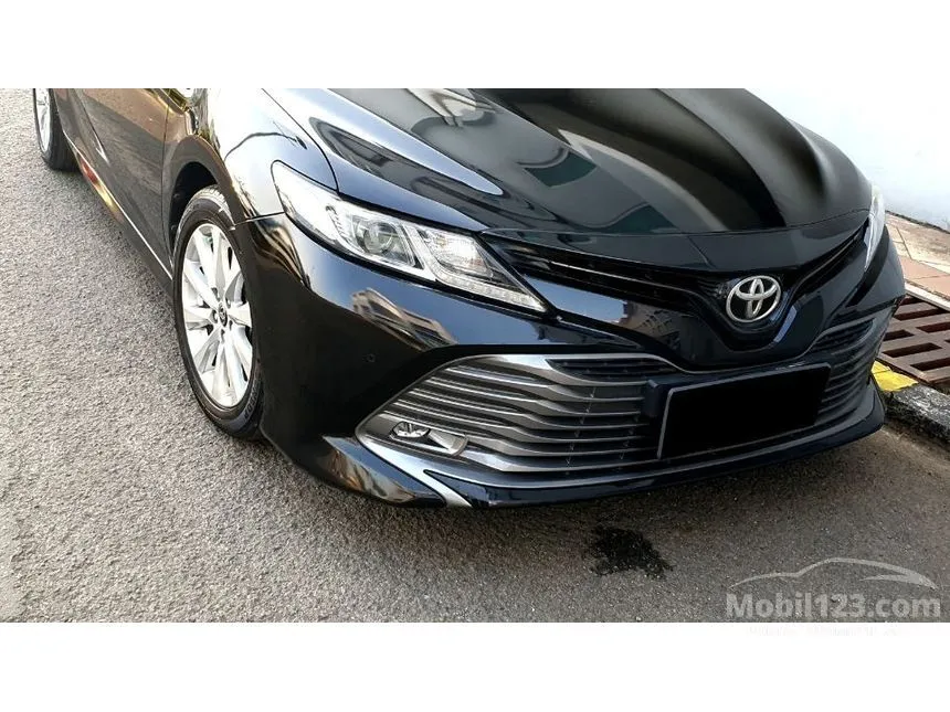 2020 Toyota Camry V Sedan