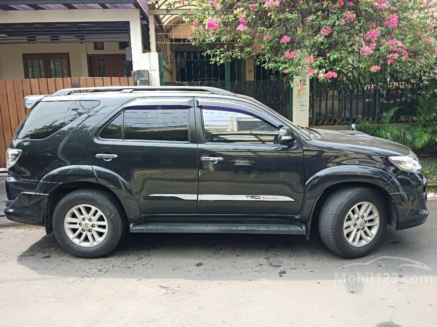 2013 Toyota Fortuner G TRD VNT SUV