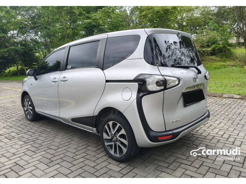 2017 Toyota Sienta V MPV