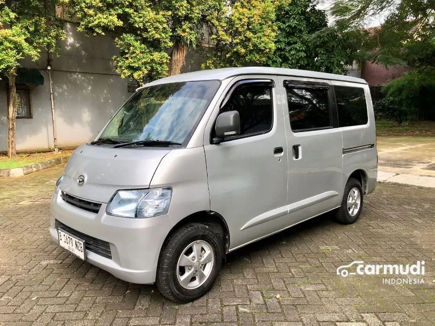 2019 Daihatsu Gran Max Mini Bus D Van