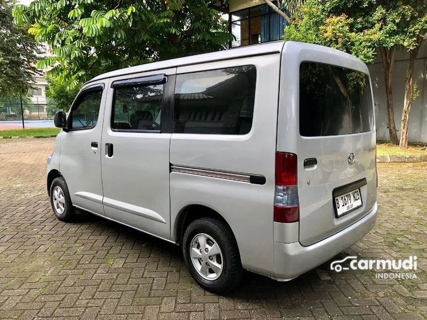 2019 Daihatsu Gran Max Mini Bus D Van