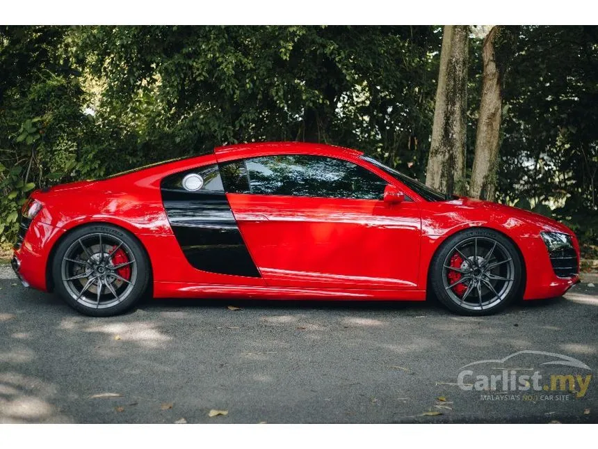 2010 Audi R8 Quattro FSI Coupe