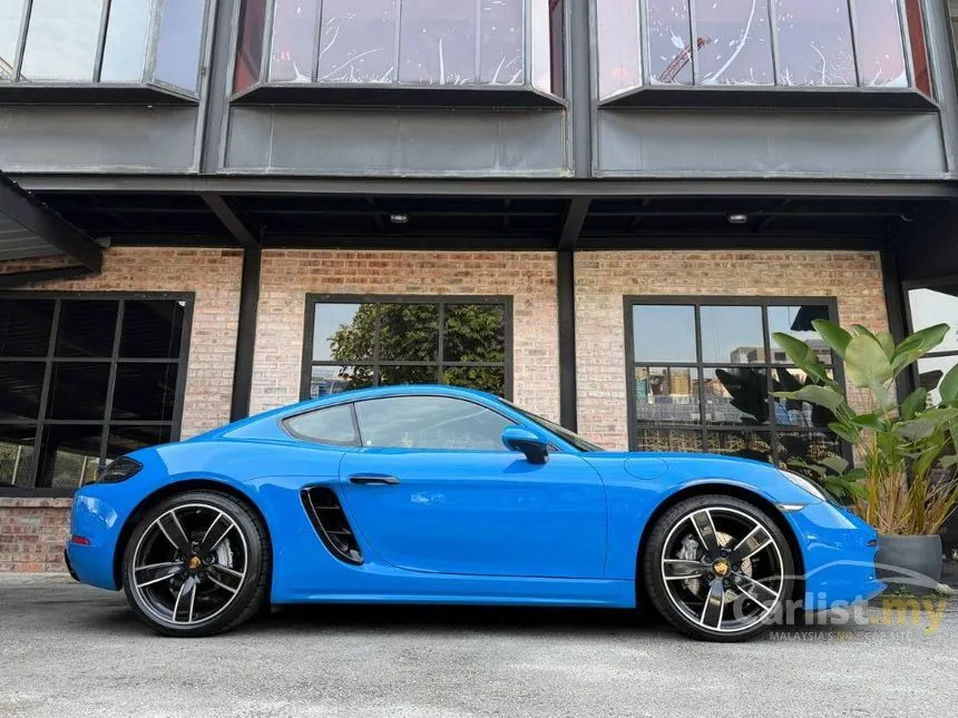 2022 Porsche 718 Cayman Coupe