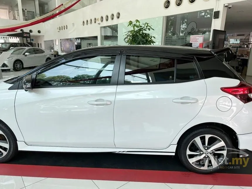 2025 Toyota Yaris E Hatchback