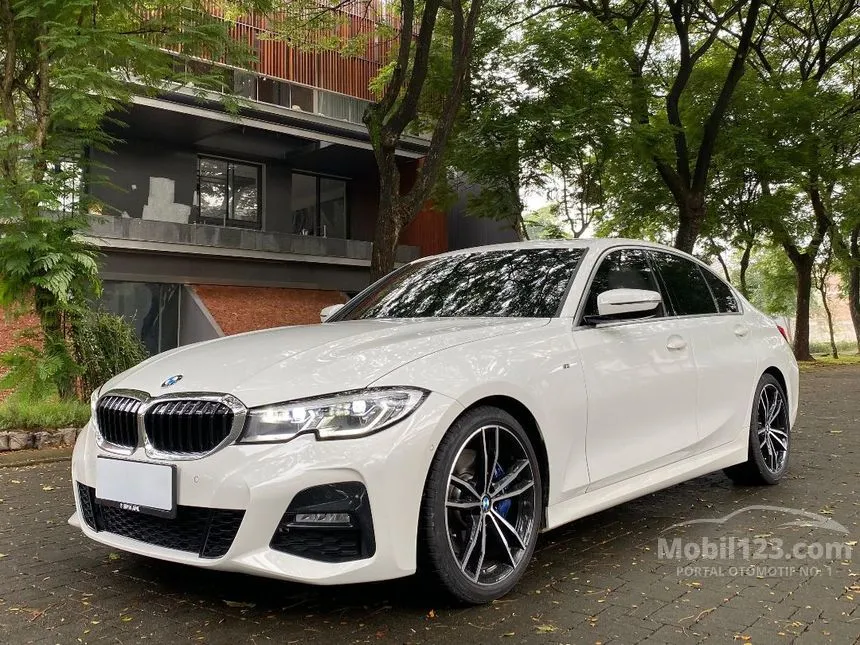 Jual Mobil BMW 330i 2021 M Sport 2.0 di DKI Jakarta Automatic Sedan Putih Rp 739.999.999